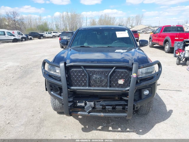 2018 Toyota Tacoma Trd Off Road მანქანა იყიდება აუქციონზე, vin: 3TMCZ5ANXJM153039, აუქციონის ნომერი: 45000576