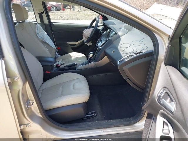 Aukcja sprzedaży 2017 Ford Focus Titanium, vin: 1FADP3J26HL200802, numer aukcji: 45000612