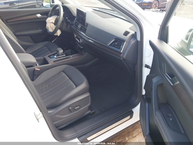 45000716 :رقم المزاد ، WA1BAAFY4M2010155 vin ، 2021 Audi Q5 Premium Plus 45 Tfsi Quattro S Tronic مزاد بيع