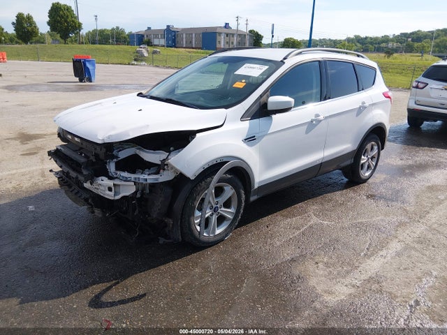 45000720 :رقم المزاد ، 1FMCU0GX7GUC11005 vin ، 2016 Ford Escape Se مزاد بيع