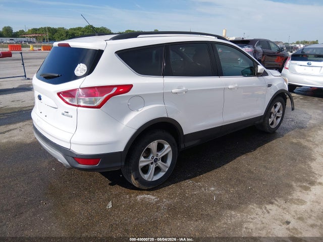 45000720 :رقم المزاد ، 1FMCU0GX7GUC11005 vin ، 2016 Ford Escape Se مزاد بيع