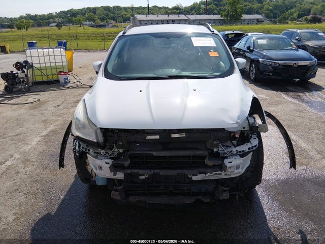 45000720 :رقم المزاد ، 1FMCU0GX7GUC11005 vin ، 2016 Ford Escape Se مزاد بيع
