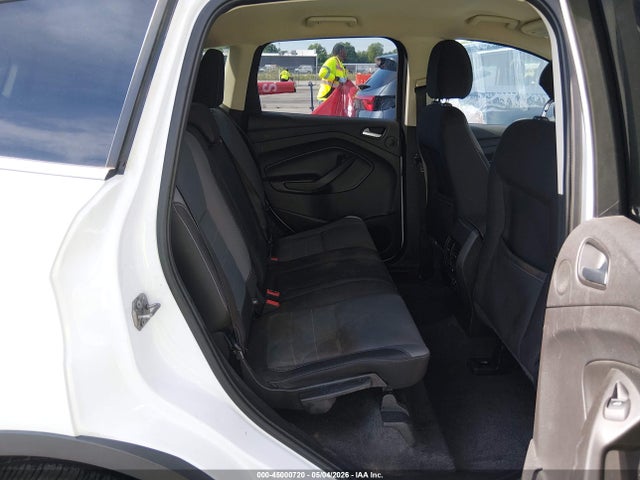 45000720 :رقم المزاد ، 1FMCU0GX7GUC11005 vin ، 2016 Ford Escape Se مزاد بيع