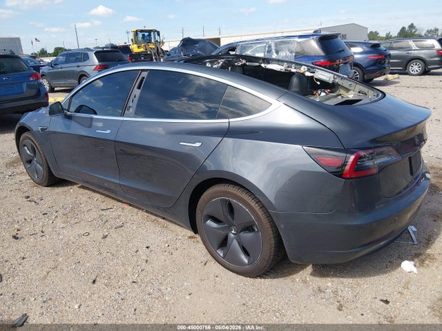 45000756 :رقم المزاد ، 5YJ3E1EAXJF037470 vin ، 2018 Tesla Model 3 Long Range/mid Range مزاد بيع