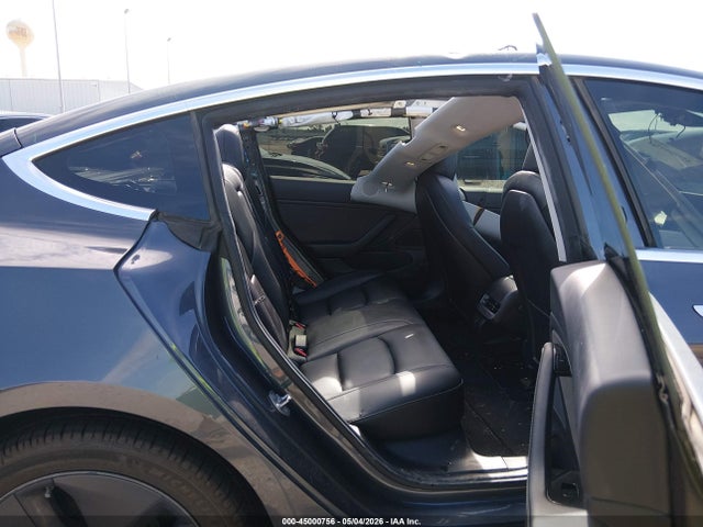 45000756 :رقم المزاد ، 5YJ3E1EAXJF037470 vin ، 2018 Tesla Model 3 Long Range/mid Range مزاد بيع