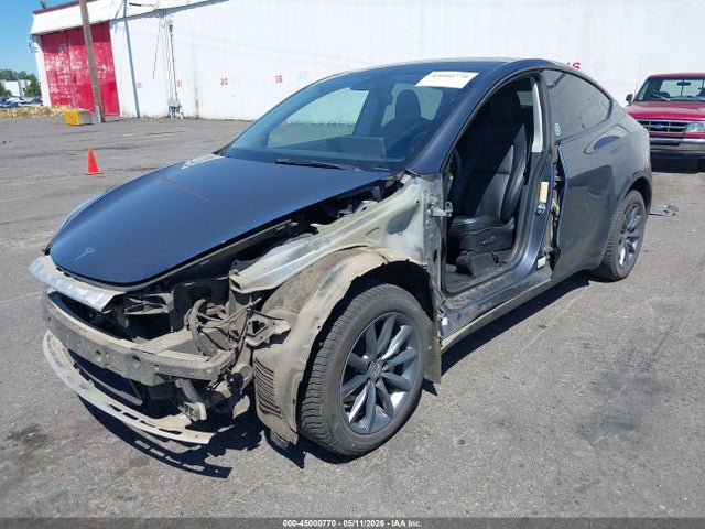 2022 Tesla Model Y Long Range Dual Motor All-wheel Drive მანქანა იყიდება აუქციონზე, vin: 7SAYGDEE6NF511086, აუქციონის ნომერი: 45000770