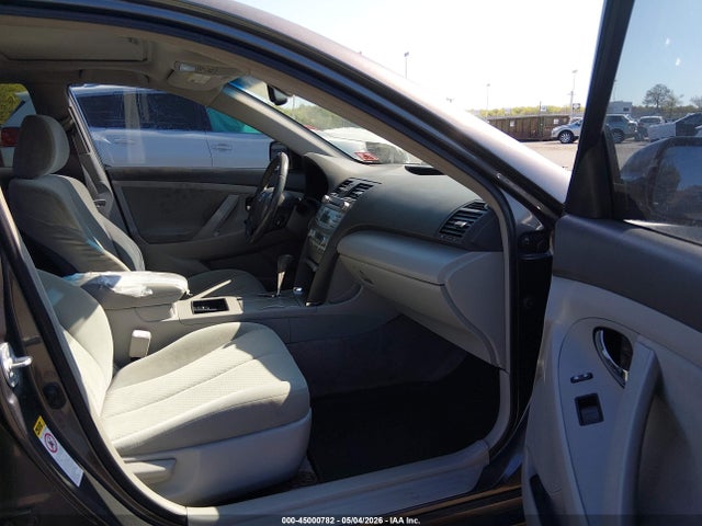 45000782 :رقم المزاد ، JTNBB46K983045642 vin ، 2008 Toyota Camry Hybrid مزاد بيع
