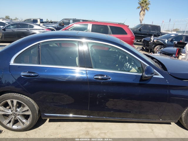 Продаж на аукціоні авто 2018 Mercedes-benz C 300, vin: 55SWF4JBXJU255546, номер лоту: 45000839