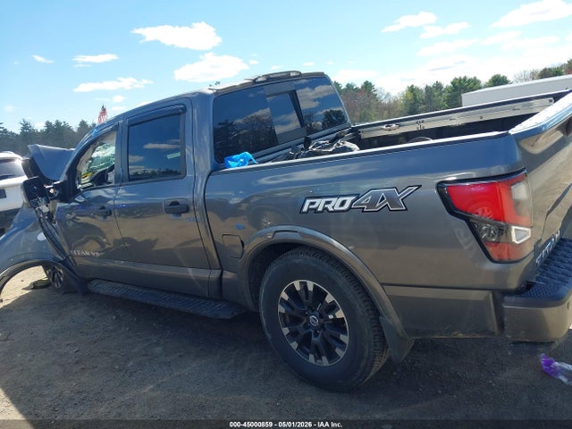 1N6AA1E59JN550374 Nissan Titan Pro-4x
