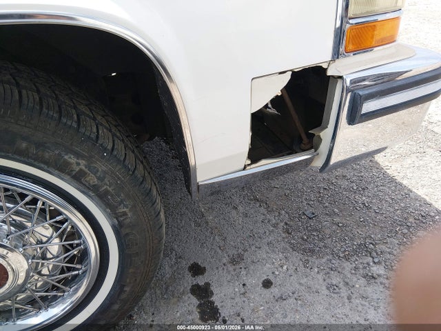 1986 Cadillac Fleetwood Brougham მანქანა იყიდება აუქციონზე, vin: 1G6DW69Y1G9721092, აუქციონის ნომერი: 45000923