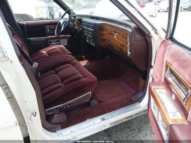 1986 Cadillac Fleetwood Brougham მანქანა იყიდება აუქციონზე, vin: 1G6DW69Y1G9721092, აუქციონის ნომერი: 45000923