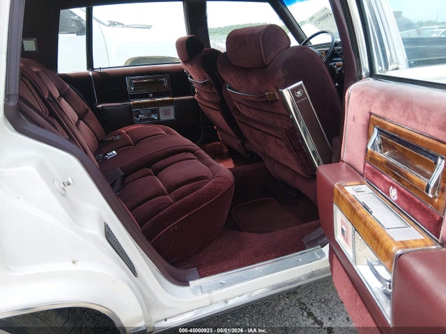 1986 Cadillac Fleetwood Brougham მანქანა იყიდება აუქციონზე, vin: 1G6DW69Y1G9721092, აუქციონის ნომერი: 45000923