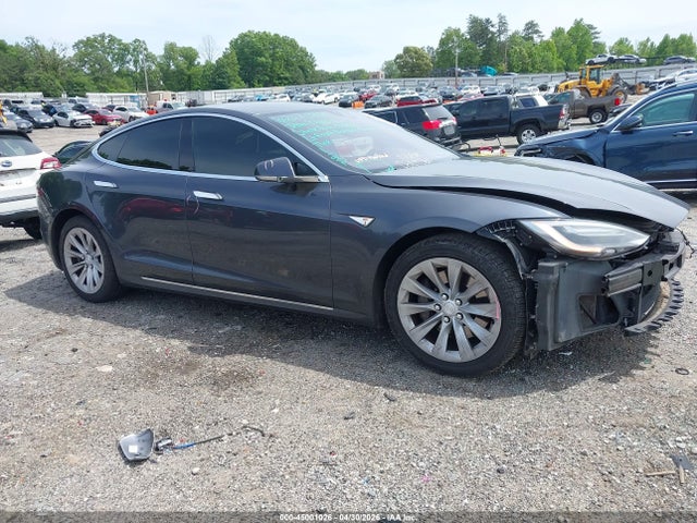 Продажа на аукционе авто 2016 Tesla Model S 60/70/75/85, vin: 5YJSA1E13GF156736, номер лота: 45001026