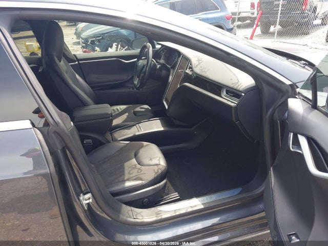 Продажа на аукционе авто 2016 Tesla Model S 60/70/75/85, vin: 5YJSA1E13GF156736, номер лота: 45001026