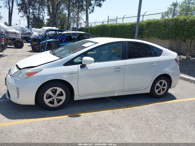 45001031 :رقم المزاد ، JTDKN3DU3E0381049 vin ، 2014 Toyota Prius Three مزاد بيع