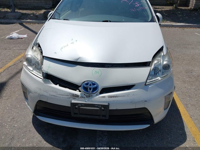 45001031 :رقم المزاد ، JTDKN3DU3E0381049 vin ، 2014 Toyota Prius Three مزاد بيع