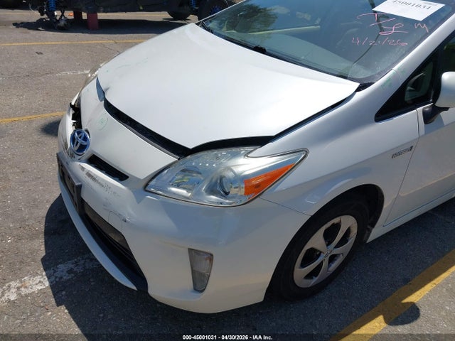 45001031 :رقم المزاد ، JTDKN3DU3E0381049 vin ، 2014 Toyota Prius Three مزاد بيع