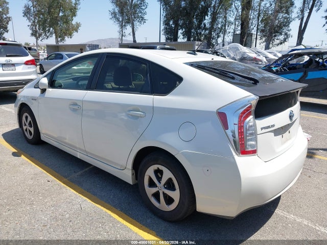 45001031 :رقم المزاد ، JTDKN3DU3E0381049 vin ، 2014 Toyota Prius Three مزاد بيع
