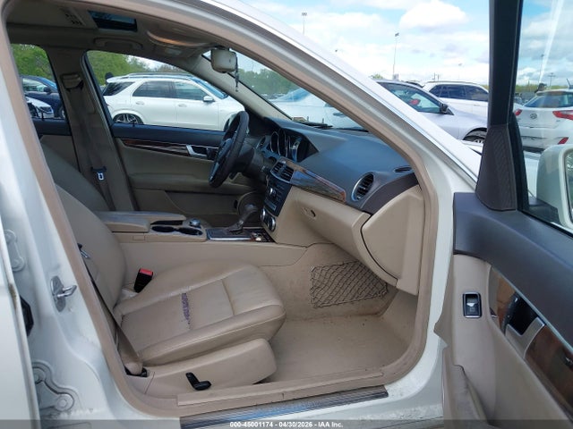 Aukcja sprzedaży 2012 Mercedes-benz C 300 Sport 4matic, vin: WDDGF8BB0CR196232, numer aukcji: 45001174