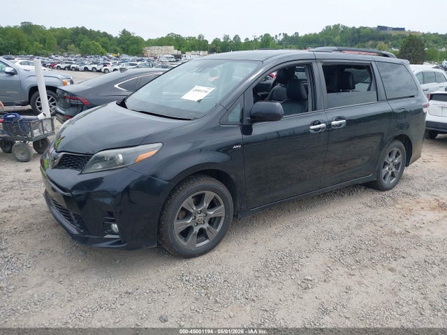 Toyota SIENNA SE 2020 5TDEZ3DC8LS249679 Image 2