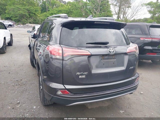 45001203 :رقم المزاد ، 2T3WFREV9JW434836 vin ، 2018 Toyota Rav4 Xle مزاد بيع