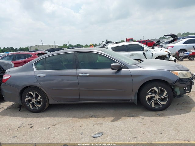 45001214 :رقم المزاد ، 1HGCR2F32HA112726 vin ، 2017 Honda Accord Lx مزاد بيع