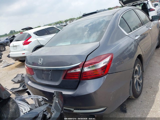 45001214 :رقم المزاد ، 1HGCR2F32HA112726 vin ، 2017 Honda Accord Lx مزاد بيع