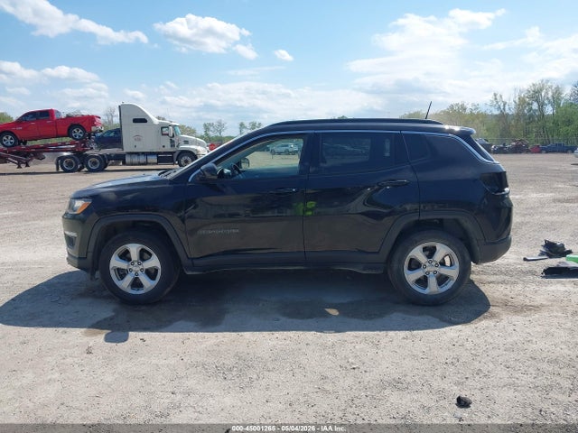 Продажа на аукционе авто 2019 Jeep Compass Latitude 4x4, vin: 3C4NJDBB5KT737127, номер лота: 45001265