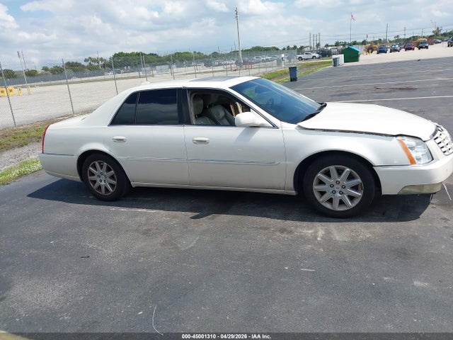 45001310 :رقم المزاد ، 1G6KH5EY6AU133498 vin ، 2010 Cadillac Dts Premium Collection مزاد بيع