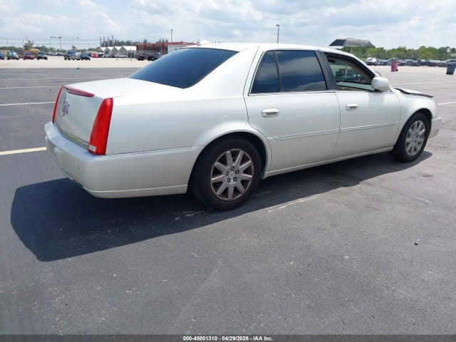 45001310 :رقم المزاد ، 1G6KH5EY6AU133498 vin ، 2010 Cadillac Dts Premium Collection مزاد بيع