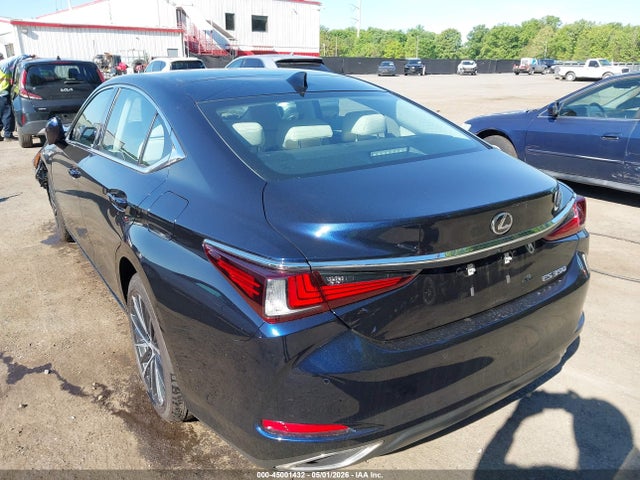 45001432 :رقم المزاد ، 58ADZ1B10RU180979 vin ، 2024 Lexus Es 350 مزاد بيع