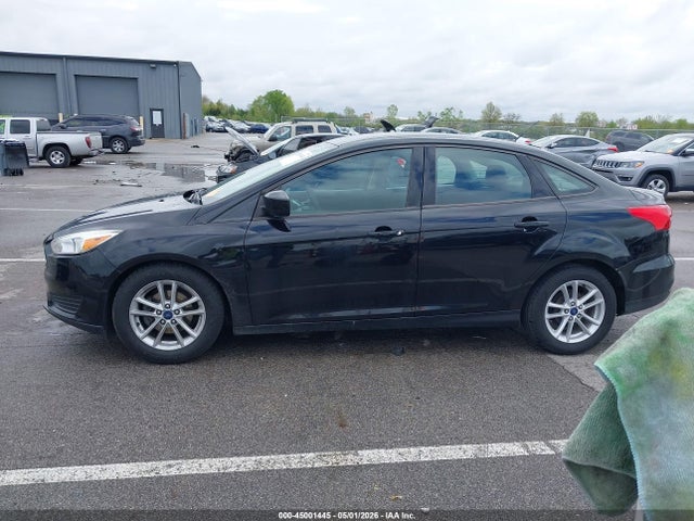 1FADP3F29JL229015 Ford FOCUS SE
