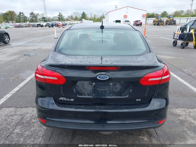 1FADP3F29JL229015 Ford FOCUS SE
