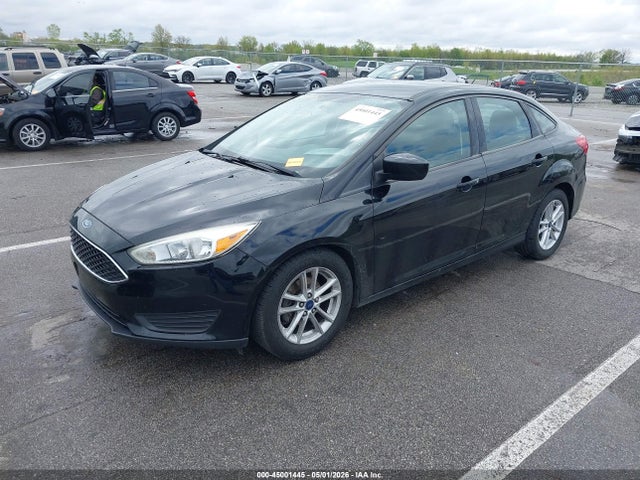 1FADP3F29JL229015 Ford FOCUS SE