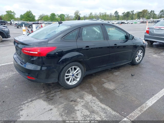 1FADP3F29JL229015 Ford FOCUS SE