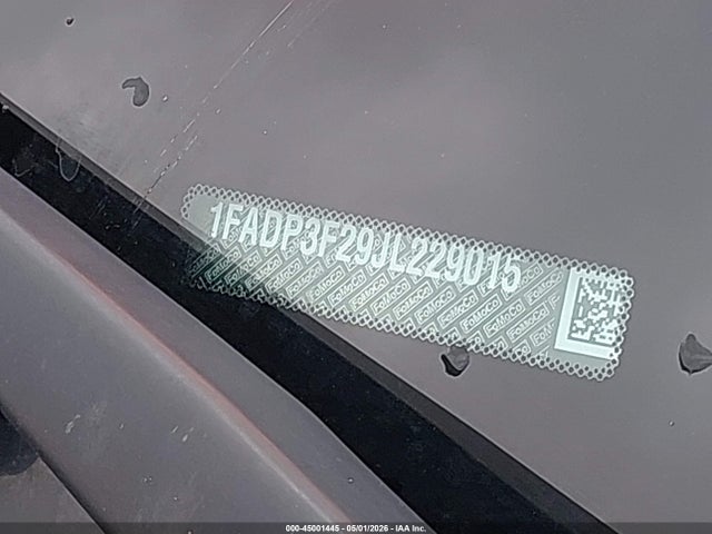 1FADP3F29JL229015 Ford FOCUS SE