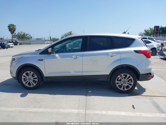 Продаж на аукціоні авто 2019 Ford Escape Se, vin: 1FMCU9GD6KUB30256, номер лоту: 45001499