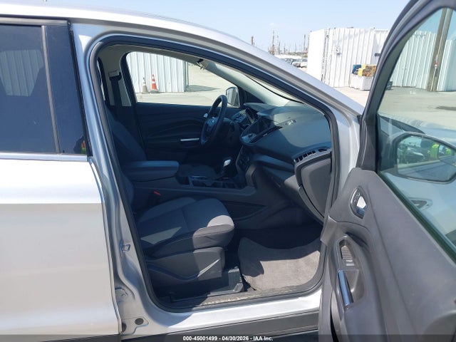Продаж на аукціоні авто 2019 Ford Escape Se, vin: 1FMCU9GD6KUB30256, номер лоту: 45001499