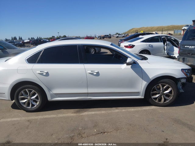 Aukcja sprzedaży 2017 Volkswagen Passat 1.8t S, vin: 1VWAT7A36HC043147, numer aukcji: 45001538