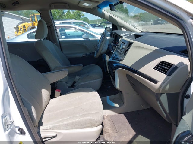 45001573 :رقم المزاد ، 5TDZK3DC7DS352518 vin ، 2013 Toyota Sienna L V6 7 Passenger مزاد بيع