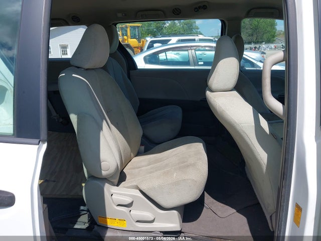 45001573 :رقم المزاد ، 5TDZK3DC7DS352518 vin ، 2013 Toyota Sienna L V6 7 Passenger مزاد بيع