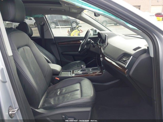 WA1BNAFY1K2017128 Audi Q5 45 Premium