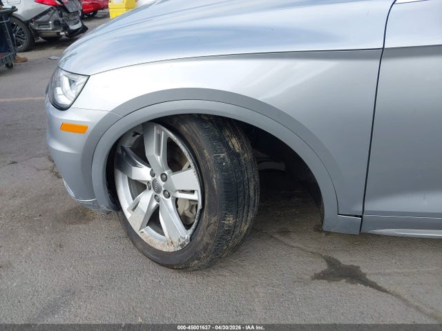 WA1BNAFY1K2017128 Audi Q5 45 Premium