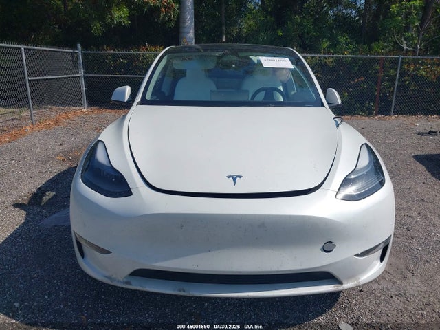 Продаж на аукціоні авто 2024 Tesla Model Y Long Range Dual Motor All-wheel Drive, vin: 7SAYGAEE8RF089942, номер лоту: 45001690