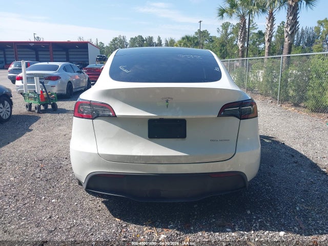 Продаж на аукціоні авто 2024 Tesla Model Y Long Range Dual Motor All-wheel Drive, vin: 7SAYGAEE8RF089942, номер лоту: 45001690