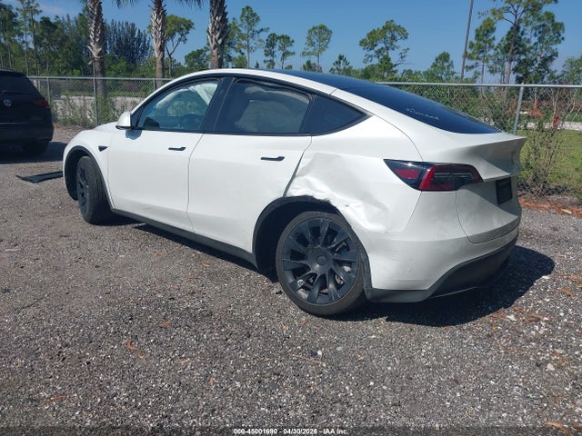 Продаж на аукціоні авто 2024 Tesla Model Y Long Range Dual Motor All-wheel Drive, vin: 7SAYGAEE8RF089942, номер лоту: 45001690