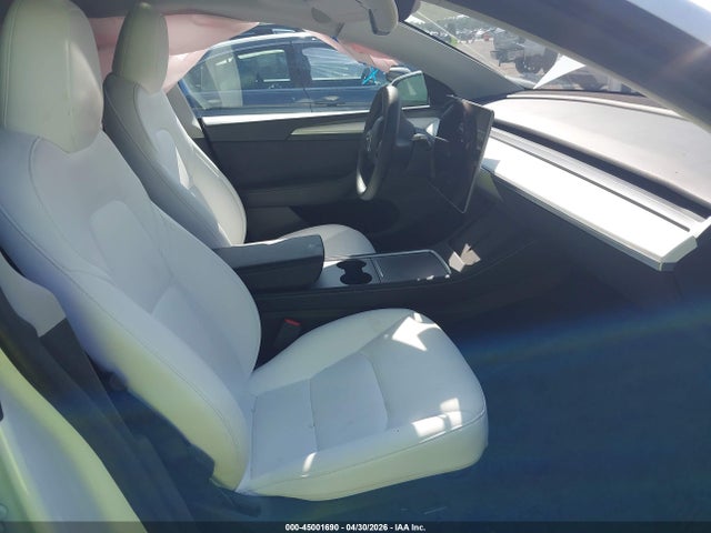 Продаж на аукціоні авто 2024 Tesla Model Y Long Range Dual Motor All-wheel Drive, vin: 7SAYGAEE8RF089942, номер лоту: 45001690