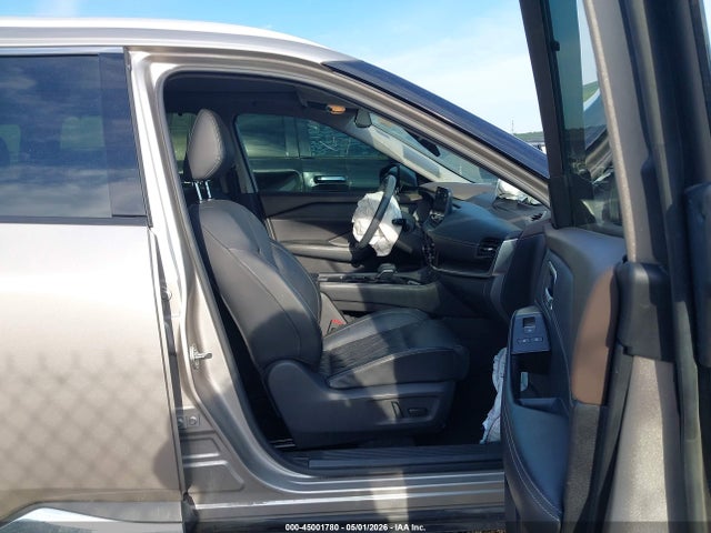 Auction sale of the 2023 Nissan Rogue Platinum Fwd, vin: JN8BT3DC1PW104868, lot number: 45001780