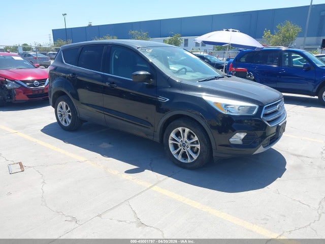 Ford ESCAPE SE 2017 1FMCU0GD1HUC51524 головне зображення
