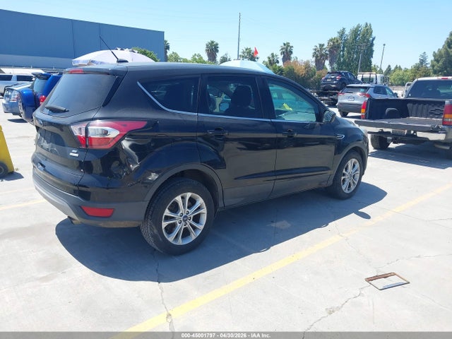 Ford ESCAPE SE 2017 1FMCU0GD1HUC51524 Image 4